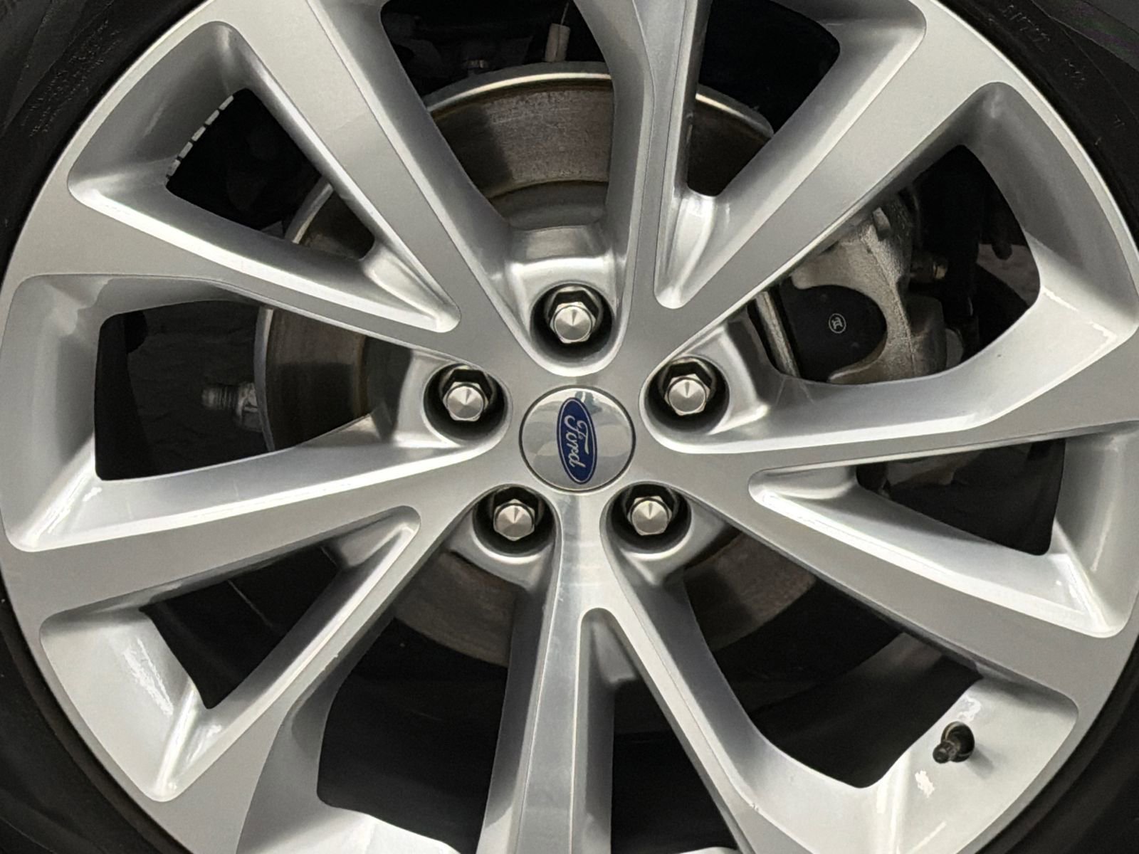 Used 2023 Ford Explorer Platinum w/ Technology Package image 5