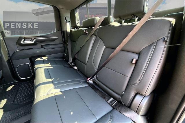 New 2026 GMC Sierra 1500 SLT w/ SLT Premium Package AWD/4WD image 11