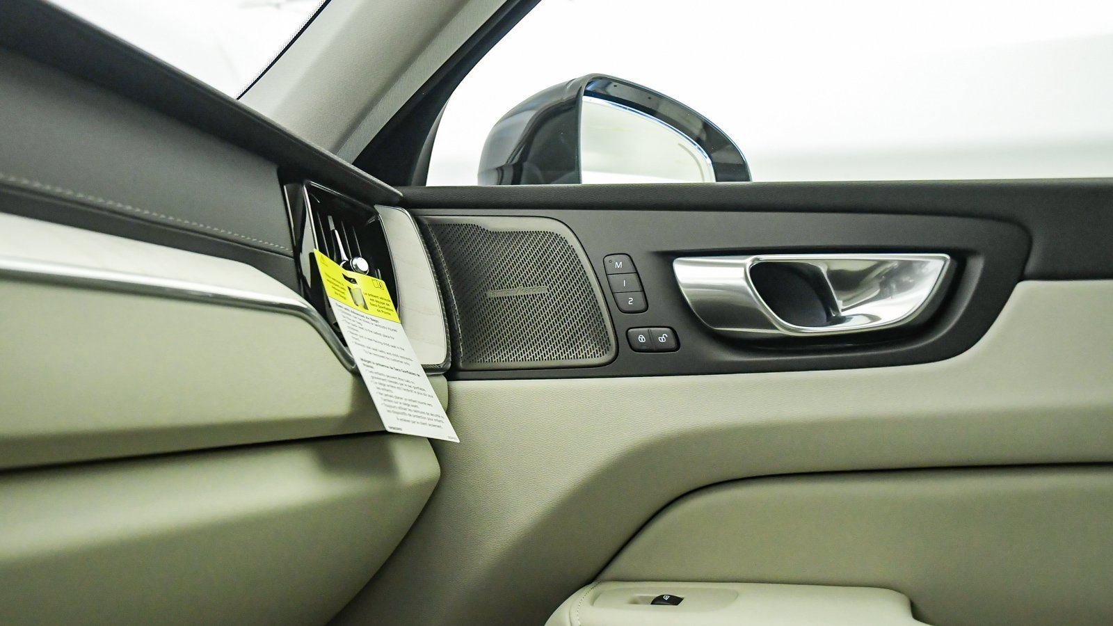 New 2026 Volvo XC60 B5 Ultra w/ Protection Package Premier image 29
