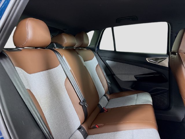 Certified 2023 Volkswagen ID.4 Pro AWD/4WD image 30