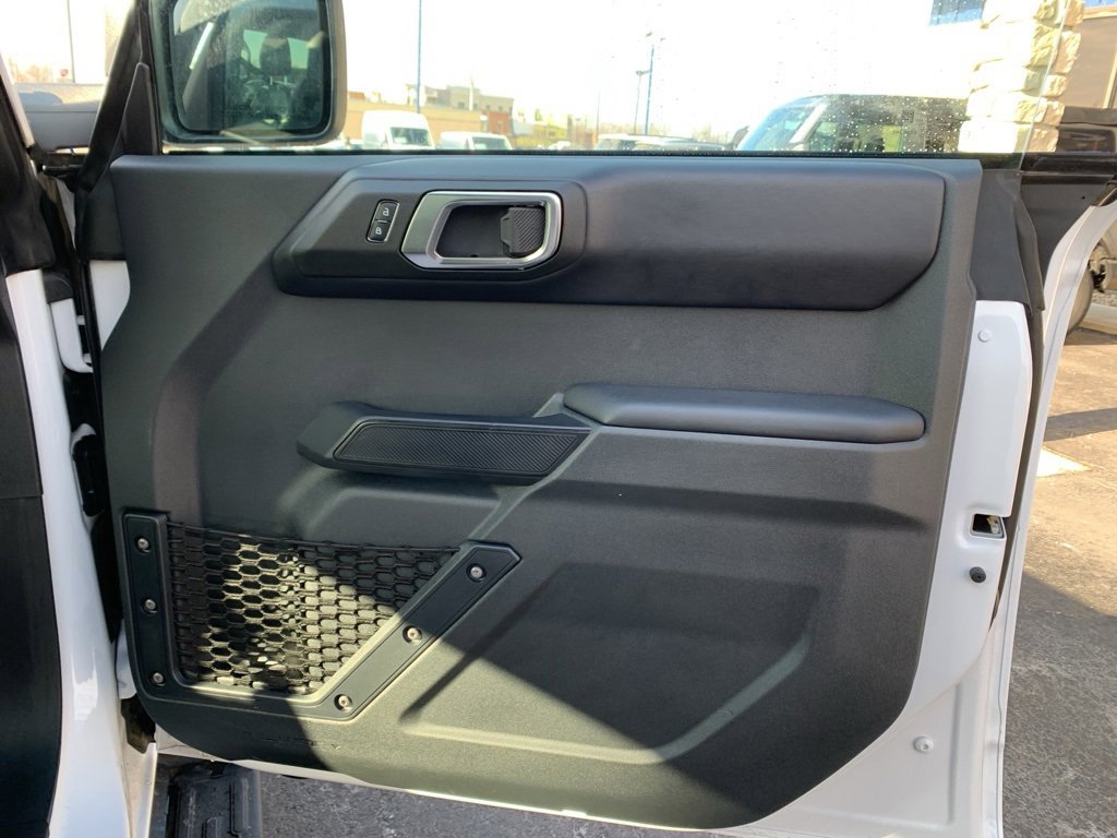 Used 2025 Ford Bronco Outer Banks image 17