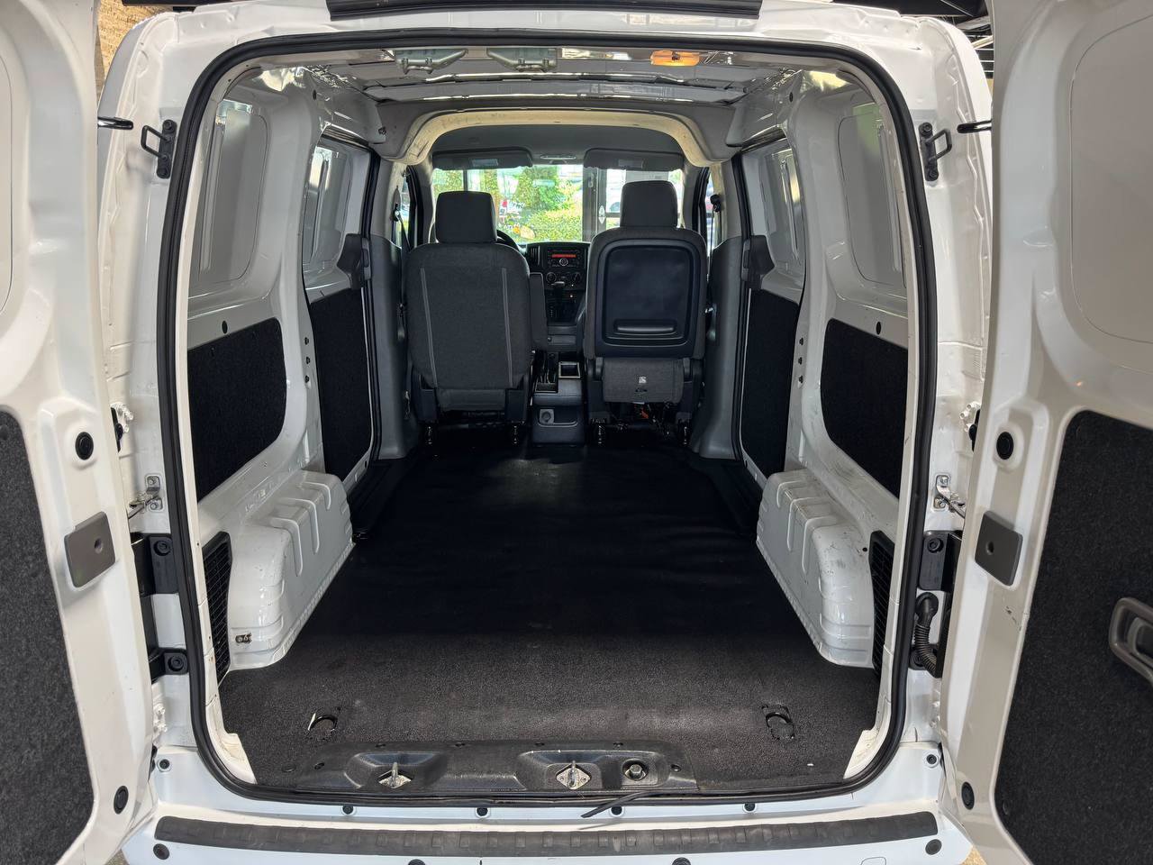Used 2017 Nissan NV200 SV FWD image 30