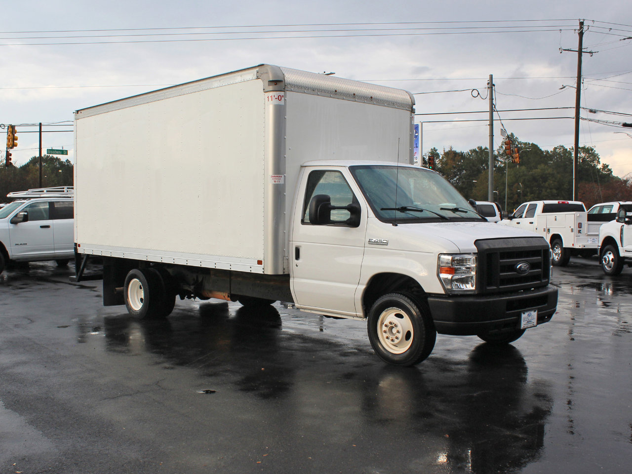 Used 2019 Ford E-450 and Econoline 450 Super Duty w/ Power Windows & Locks Group image 7