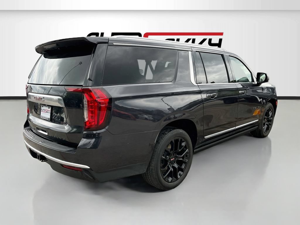 Used 2023 GMC Yukon XL Denali w/ Advanced Technology Package AWD/4WD image 7
