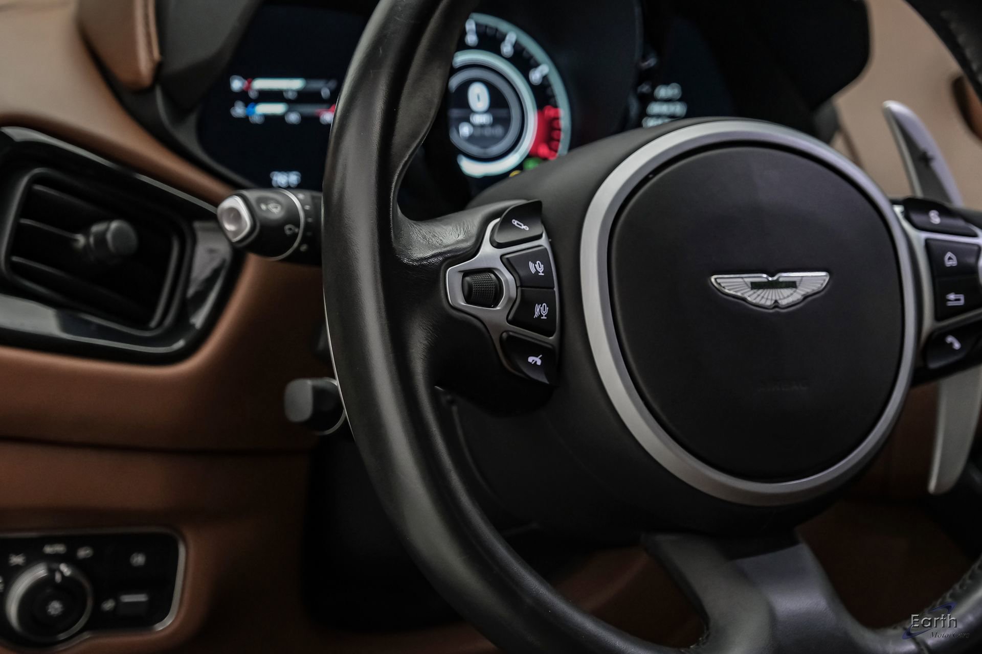 Used 2020 Aston Martin V8 Vantage Coupe RWD image 39