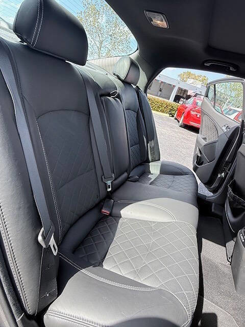 Used 2015 Kia Optima SX image 14