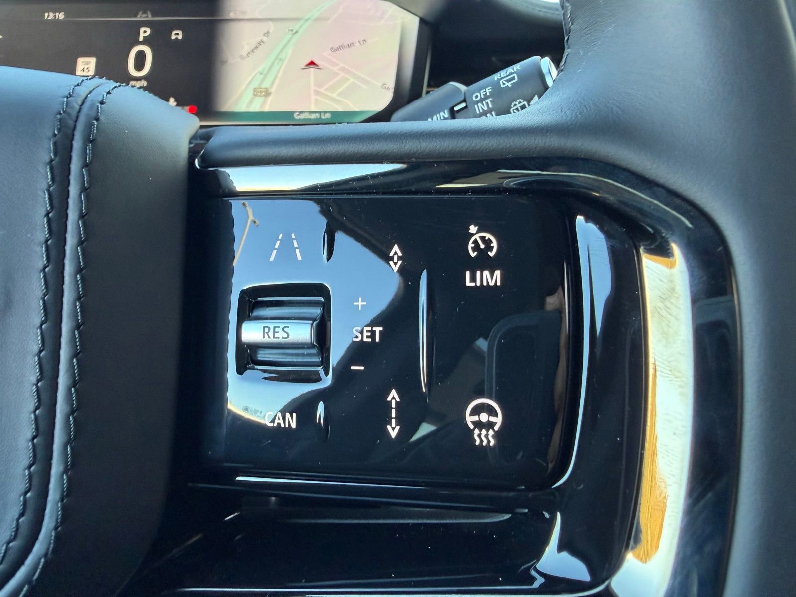 New 2026 Land Rover Range Rover Sport Dynamic SE image 12