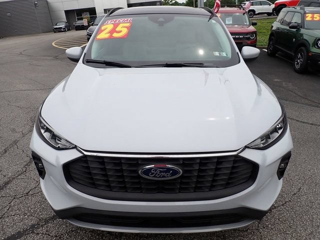 New 2025 Ford Escape SE w/ Class II Trailer Tow Package FWD image 9
