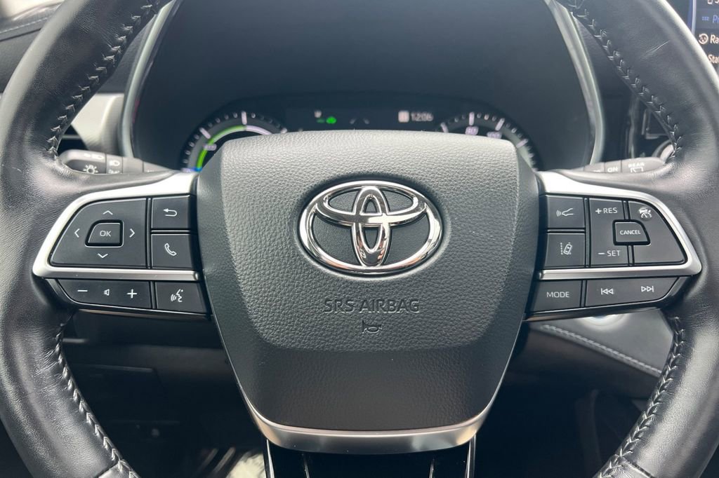 Used 2021 Toyota Highlander Platinum FWD image 24