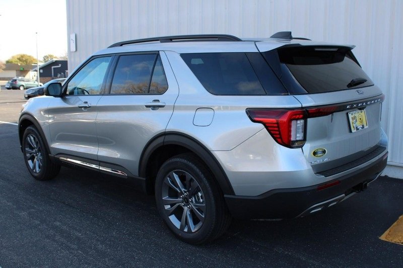 New 2025 Ford Explorer Active w/ Active Comfort Package image 4
