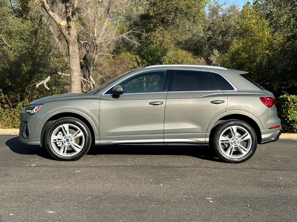 Certified 2022 Audi Q3 2.0T Premium Plus w/ Premium Plus Package AWD/4WD image 8