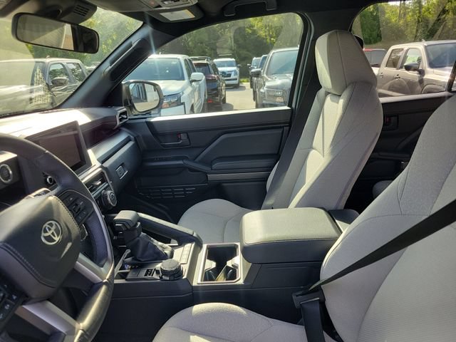 Used 2025 Toyota 4Runner SR5 AWD/4WD image 19