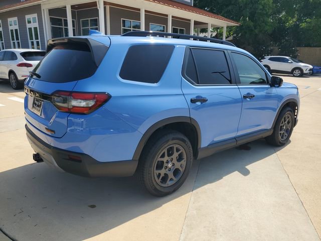 Used 2025 Honda Pilot TrailSport image 10