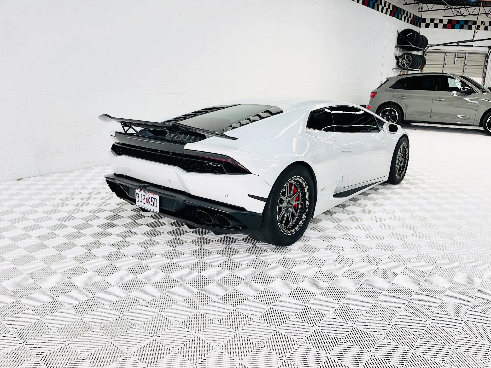 Used 2015 Lamborghini Huracan LP 610-4 AWD/4WD image 12