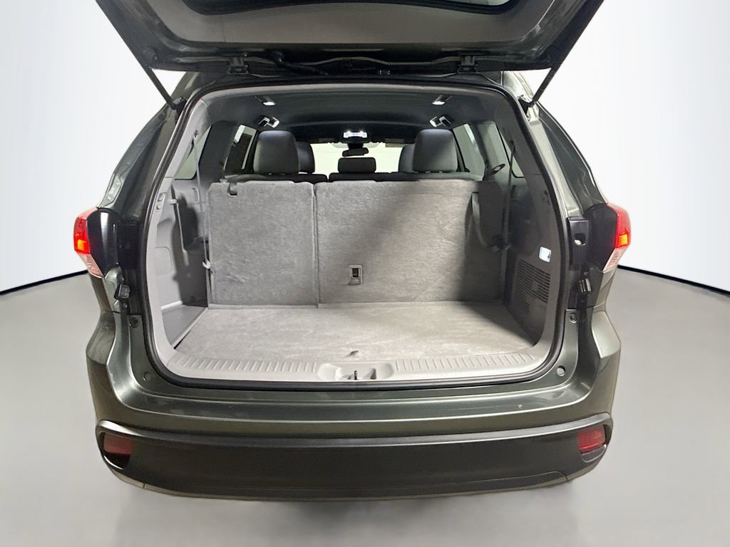 Certified 2019 Toyota Highlander LE image 24