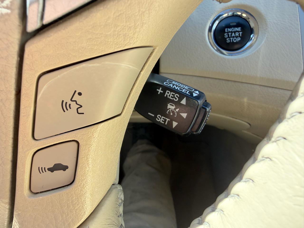Used 2010 Toyota Avalon XL FWD image 29