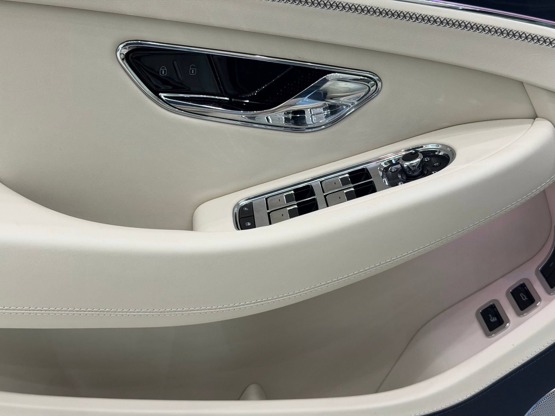 New 2026 Bentley Continental GT AWD/4WD image 33
