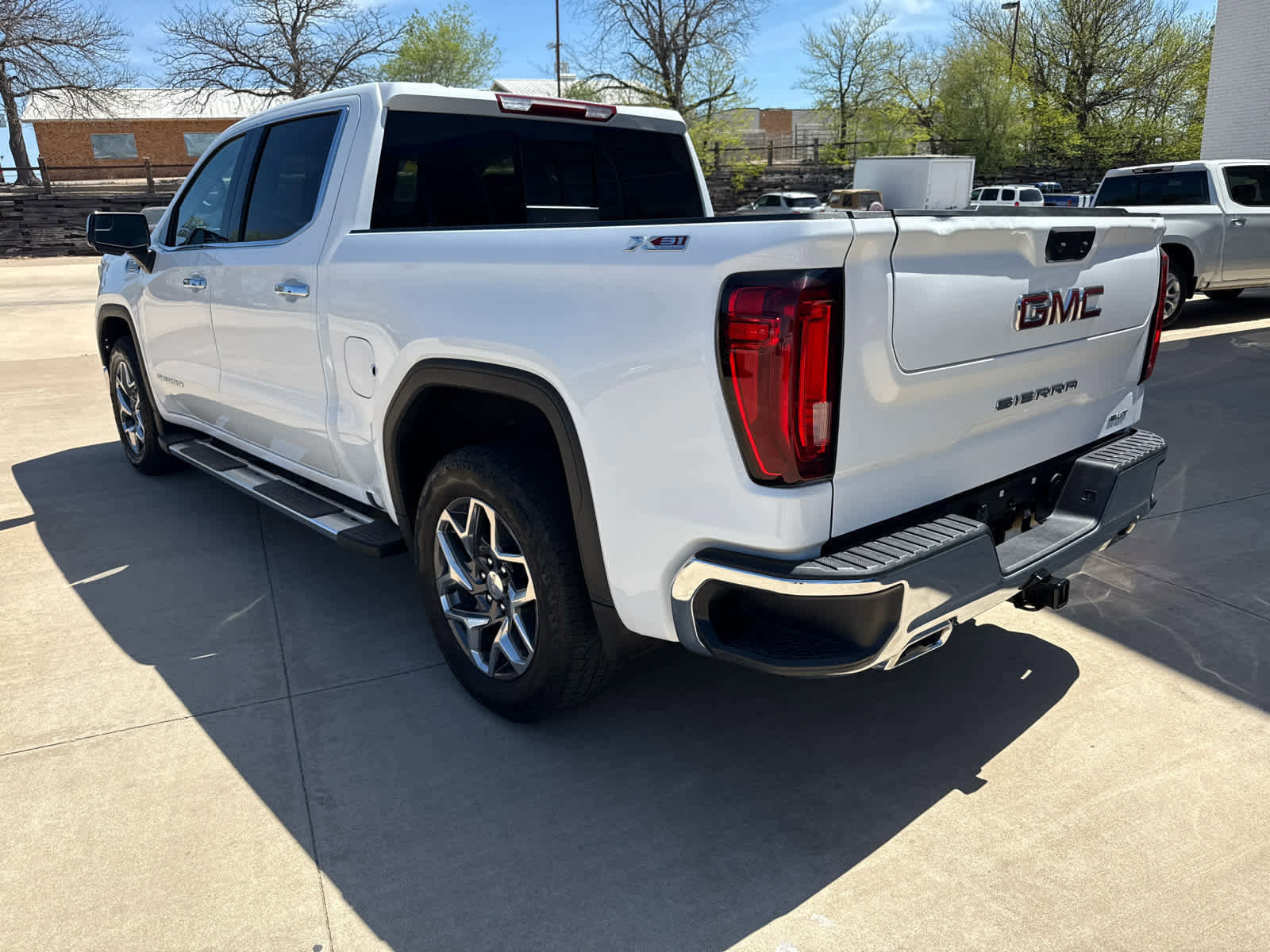 Used 2025 GMC Sierra 1500 SLT w/ SLT Premium Package image 11