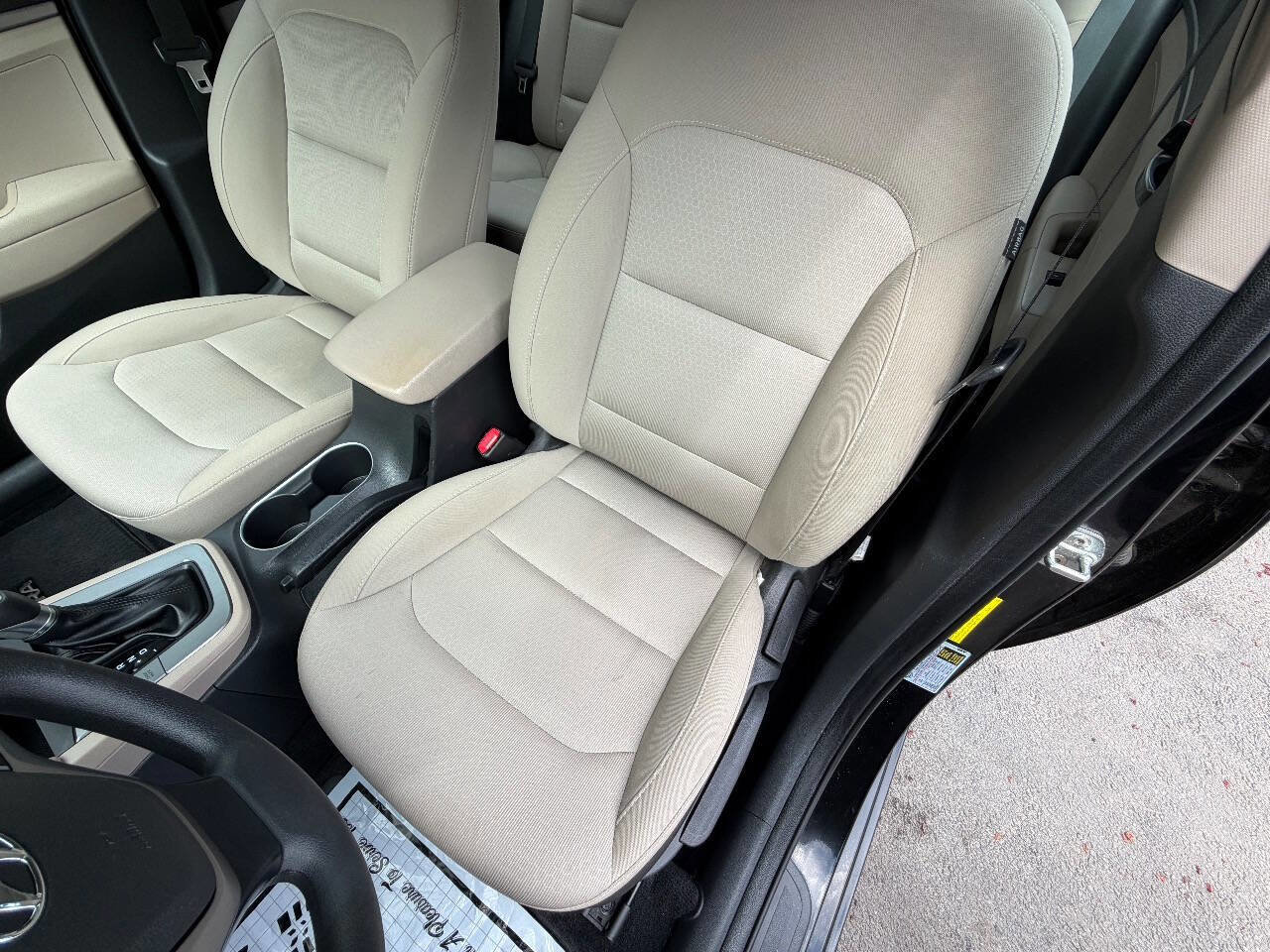 Used 2017 Hyundai Elantra SE FWD image 10