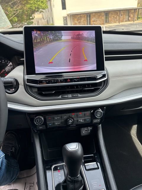 Used 2025 Jeep Compass Limited image 16