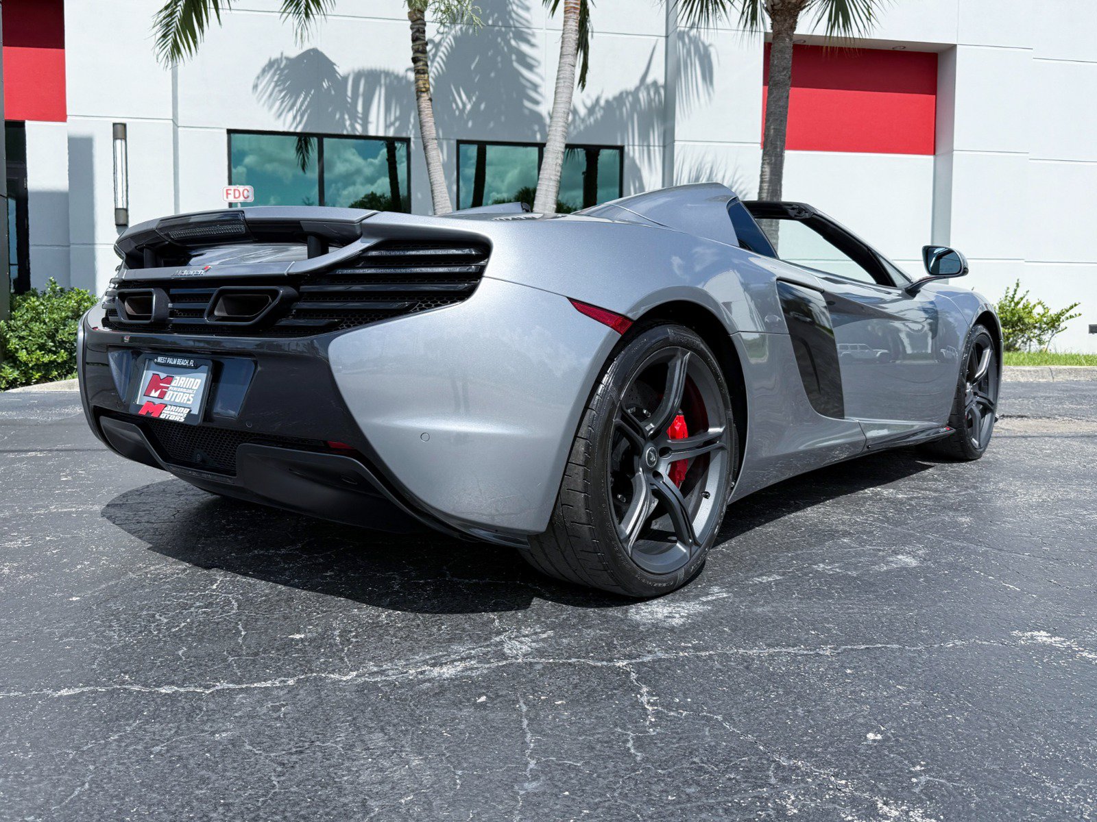 Used 2015 McLaren 650S Spider RWD image 17