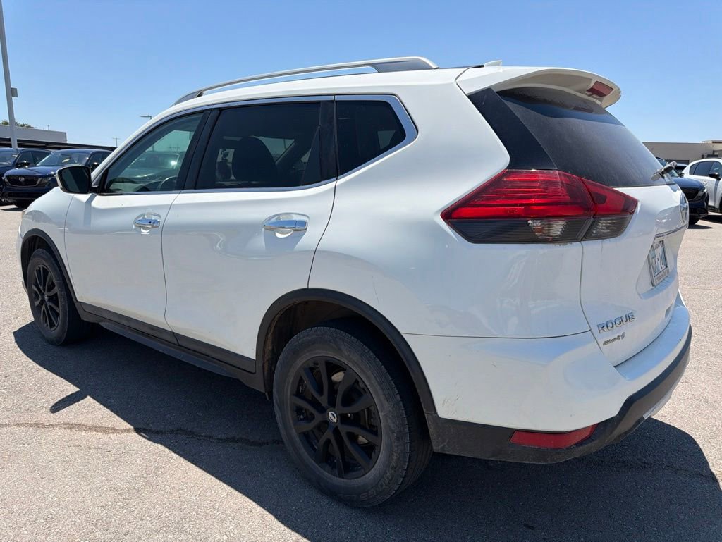 Used 2017 Nissan Rogue SV AWD/4WD image 3