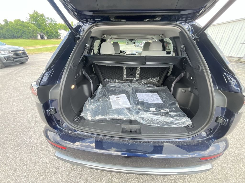 New 2025 Mitsubishi Outlander SE image 24