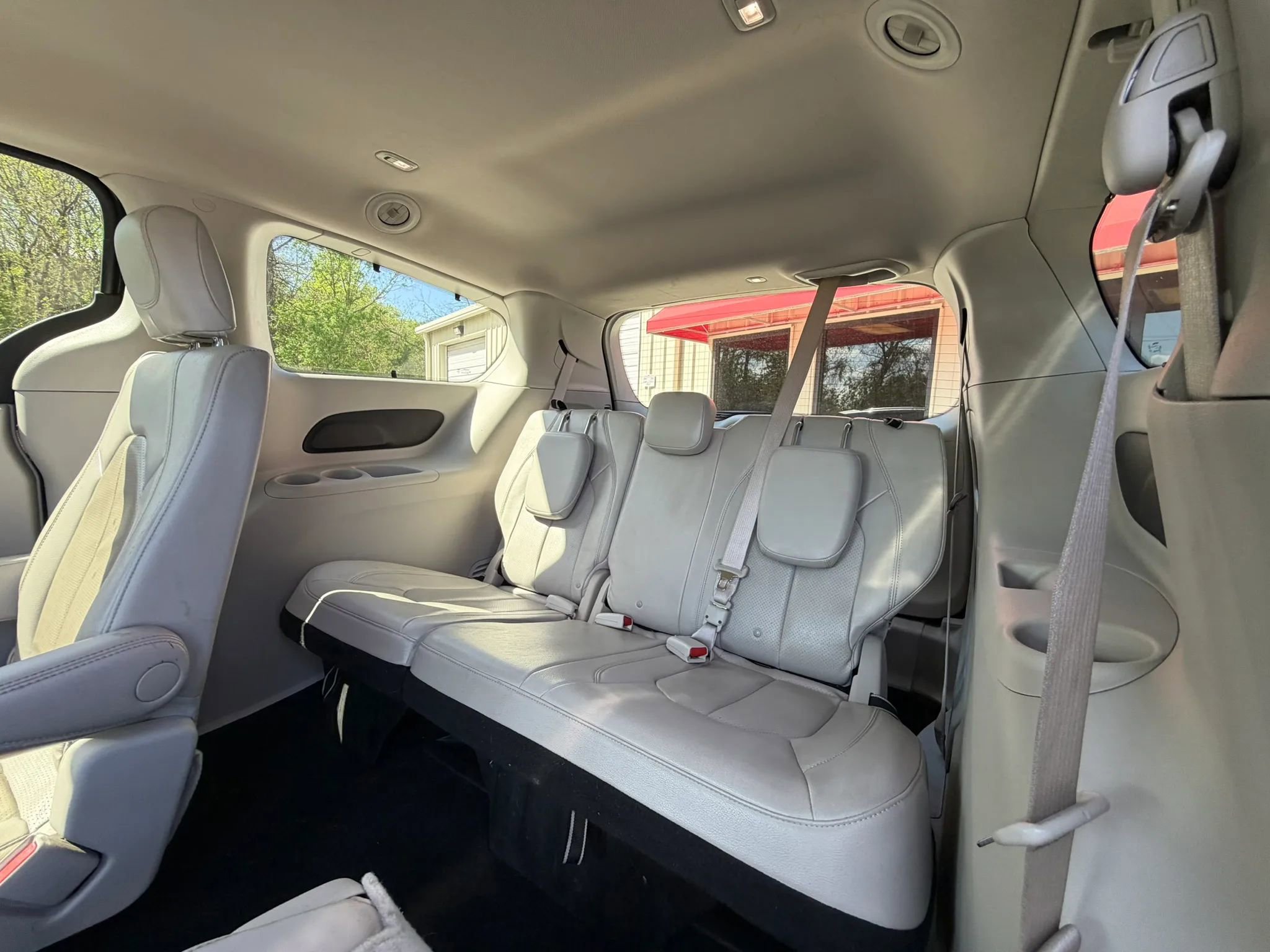 Used 2021 Chrysler Pacifica Touring-L FWD image 33
