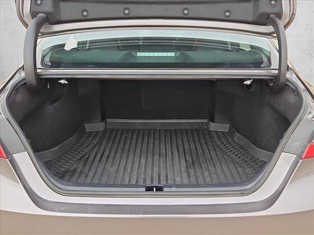 Used 2024 Toyota Camry SE w/ Cold Weather Package image 6