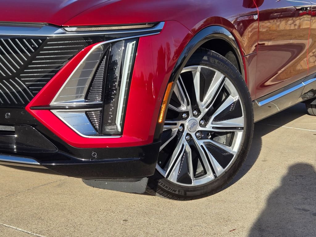 Certified 2025 Cadillac Lyriq Luxury w/ LPO, Floor Liner Package image 7
