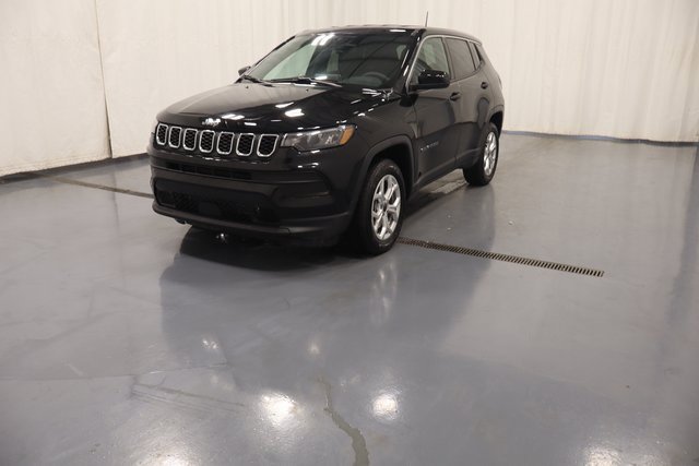 New 2025 Jeep Compass Sport image 5