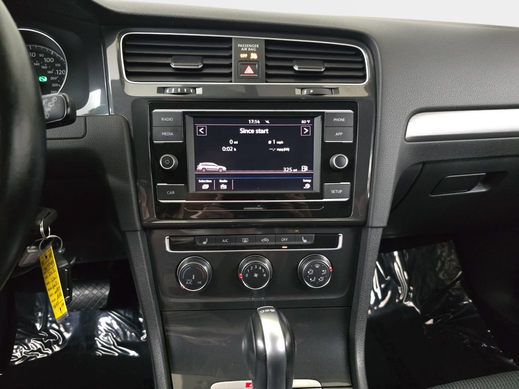 Used 2018 Volkswagen Golf S AWD/4WD image 22