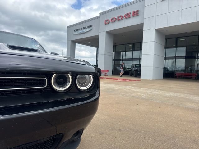 Used 2023 Dodge Challenger SXT RWD image 8