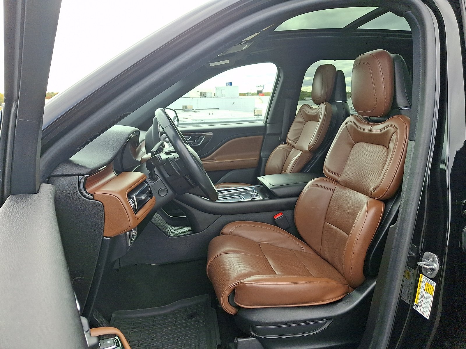 Used 2023 Lincoln Aviator Reserve w/ Equipment Group 201A AWD/4WD image 14
