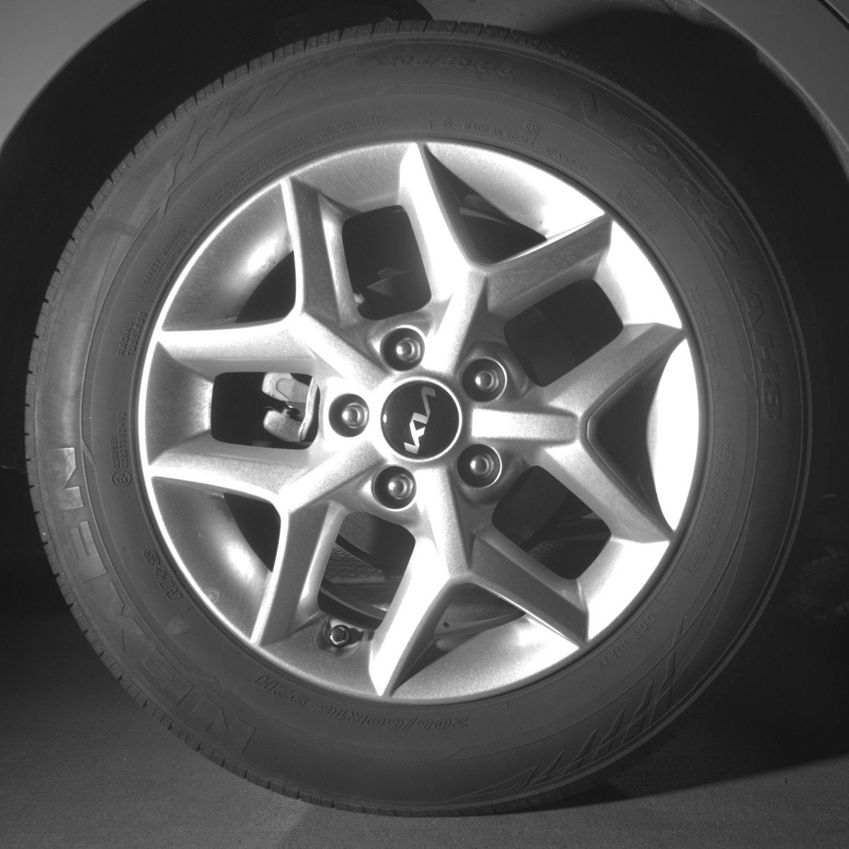 Used 2025 Kia Soul LX w/ LX Technology Package FWD image 15