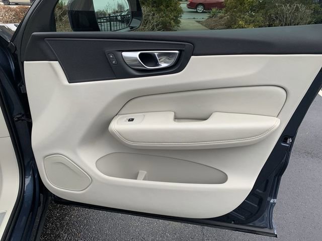 Used 2023 Volvo XC60 B5 Plus w/ Climate Package image 13