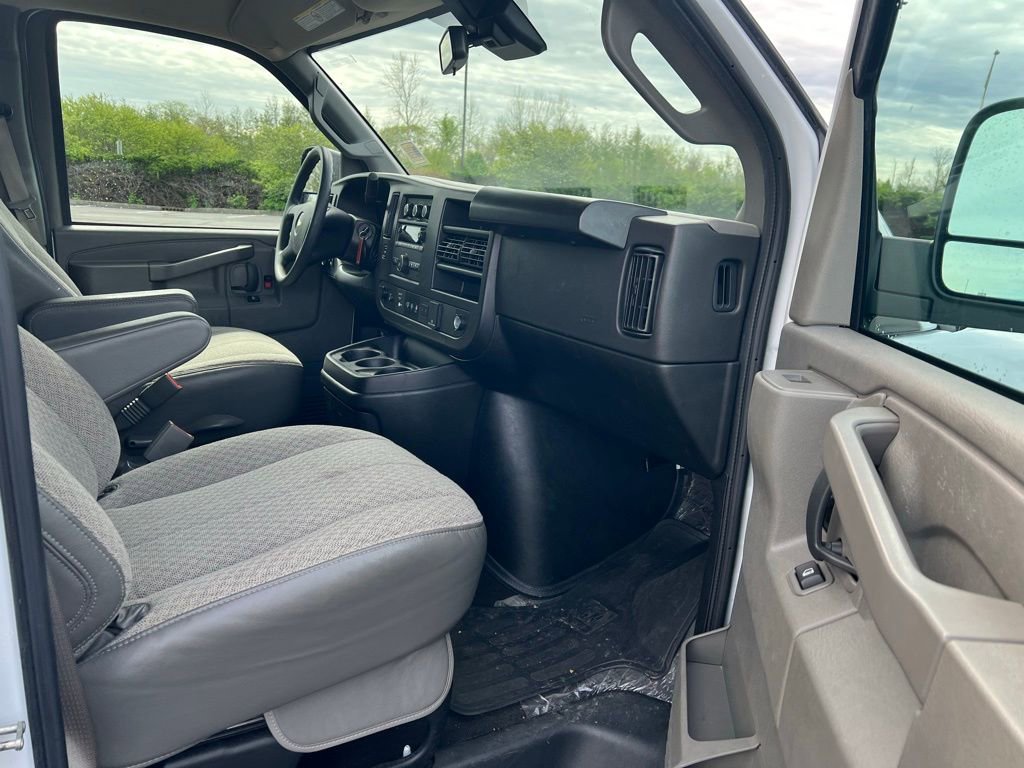 Used 2024 Chevrolet Express 3500 LT w/ LT Preferred Equipment Group image 10