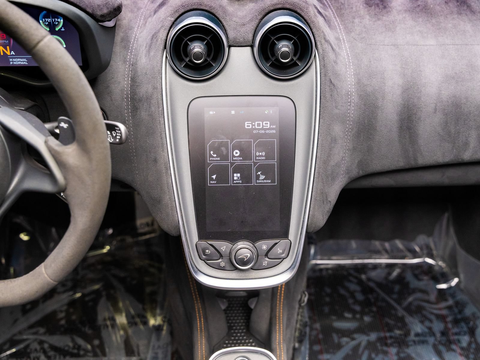 Used 2020 McLaren 600LT Spider RWD image 48