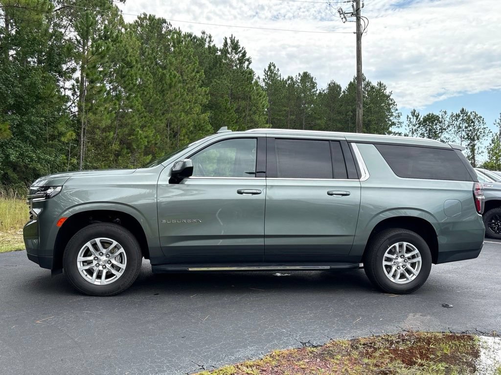 Used 2024 Chevrolet Suburban LT RWD image 8