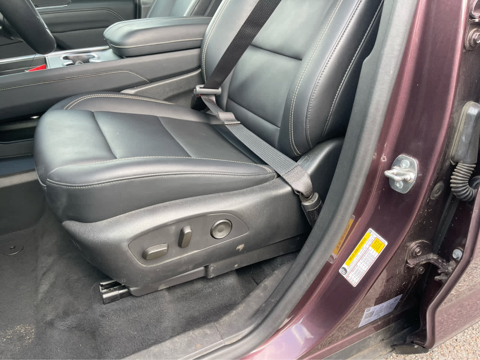 Used 2024 GMC Acadia Elevation w/ Luxury Package AWD/4WD image 13