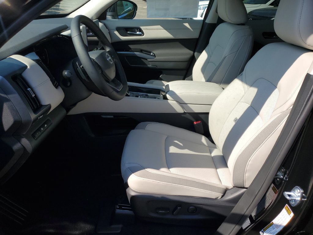New 2026 Nissan Pathfinder SL FWD image 21