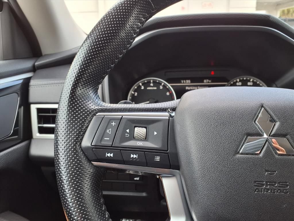 Used 2024 Mitsubishi Outlander SE FWD image 27