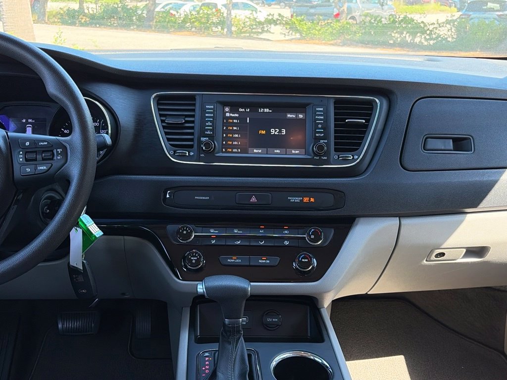 Used 2019 Kia Sedona LX FWD image 29