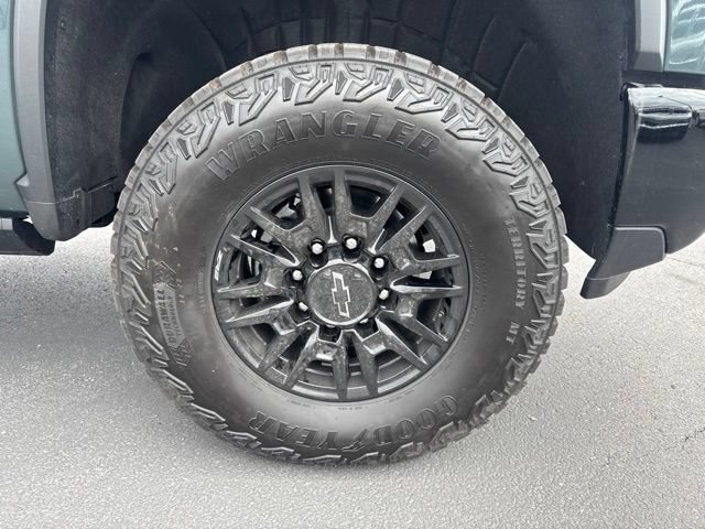 Used 2026 Chevrolet Silverado 2500 ZR2 w/ LPO, Dark Essentials Package AWD/4WD image 9