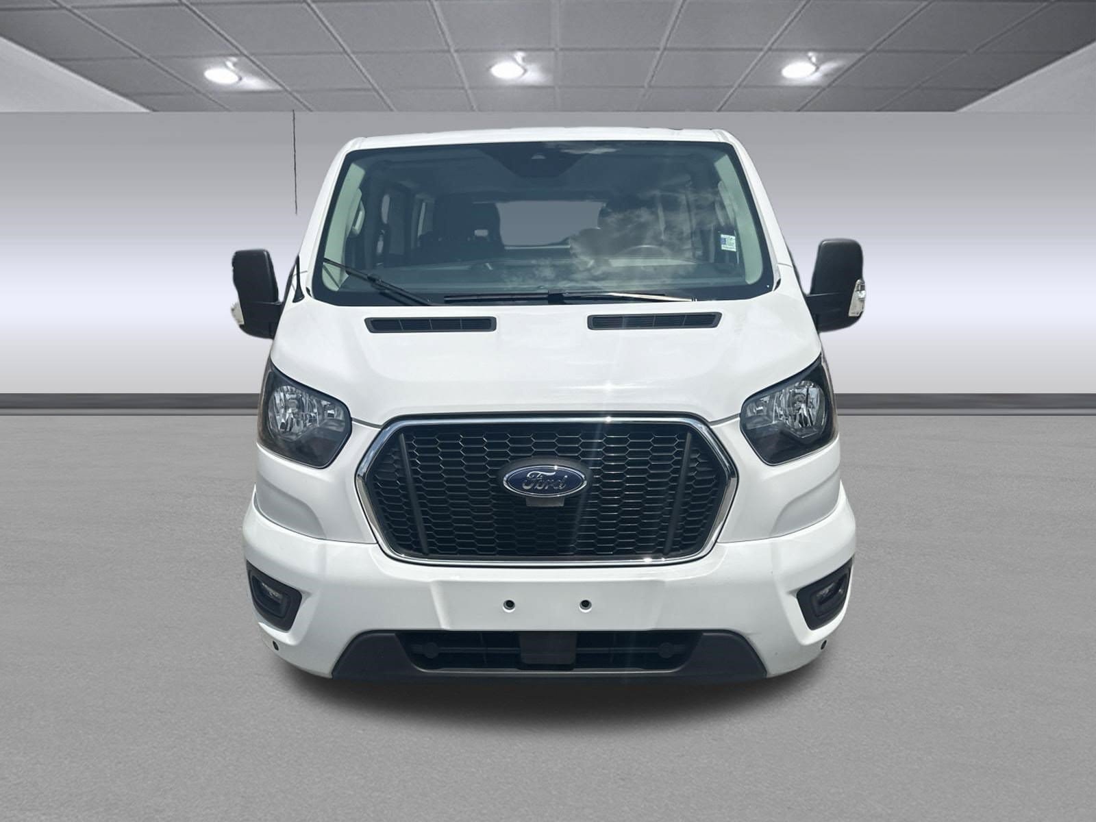 Used 2024 Ford Transit 350 XLT RWD image 2