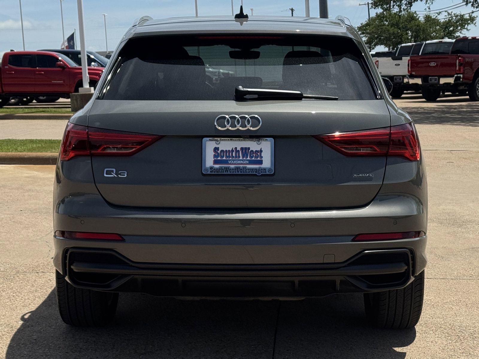 Used 2022 Audi Q3 2.0T Premium Plus w/ Premium Plus Package AWD/4WD image 6