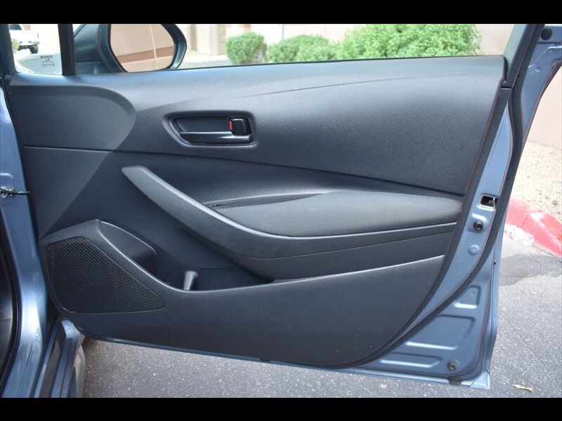 Used 2022 Toyota Corolla LE FWD image 34