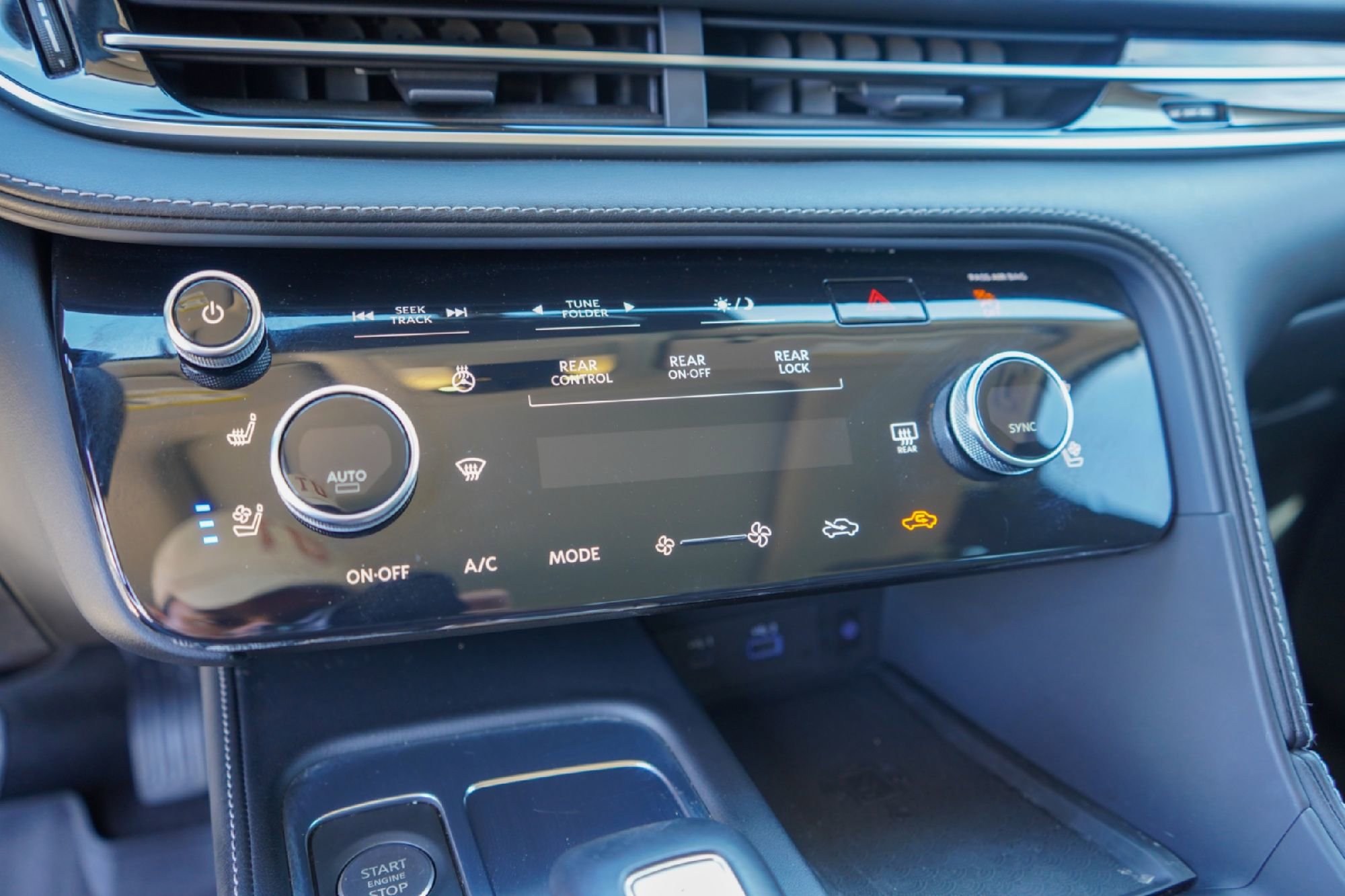 Certified 2023 INFINITI QX60 Luxe w/ Vision Package image 16