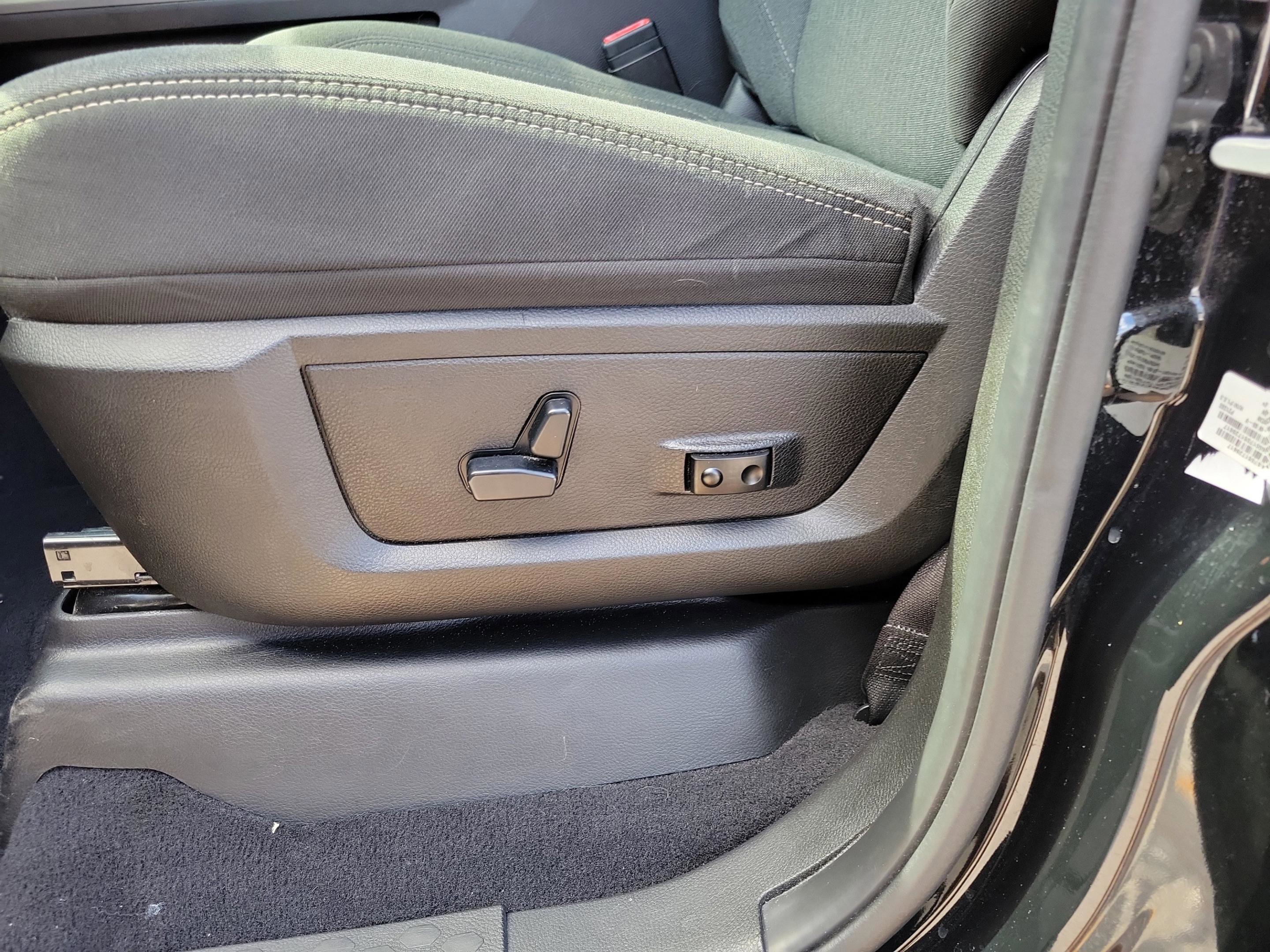 Used 2020 RAM 3500 Big Horn w/ Level 2 Equipment Group image 10