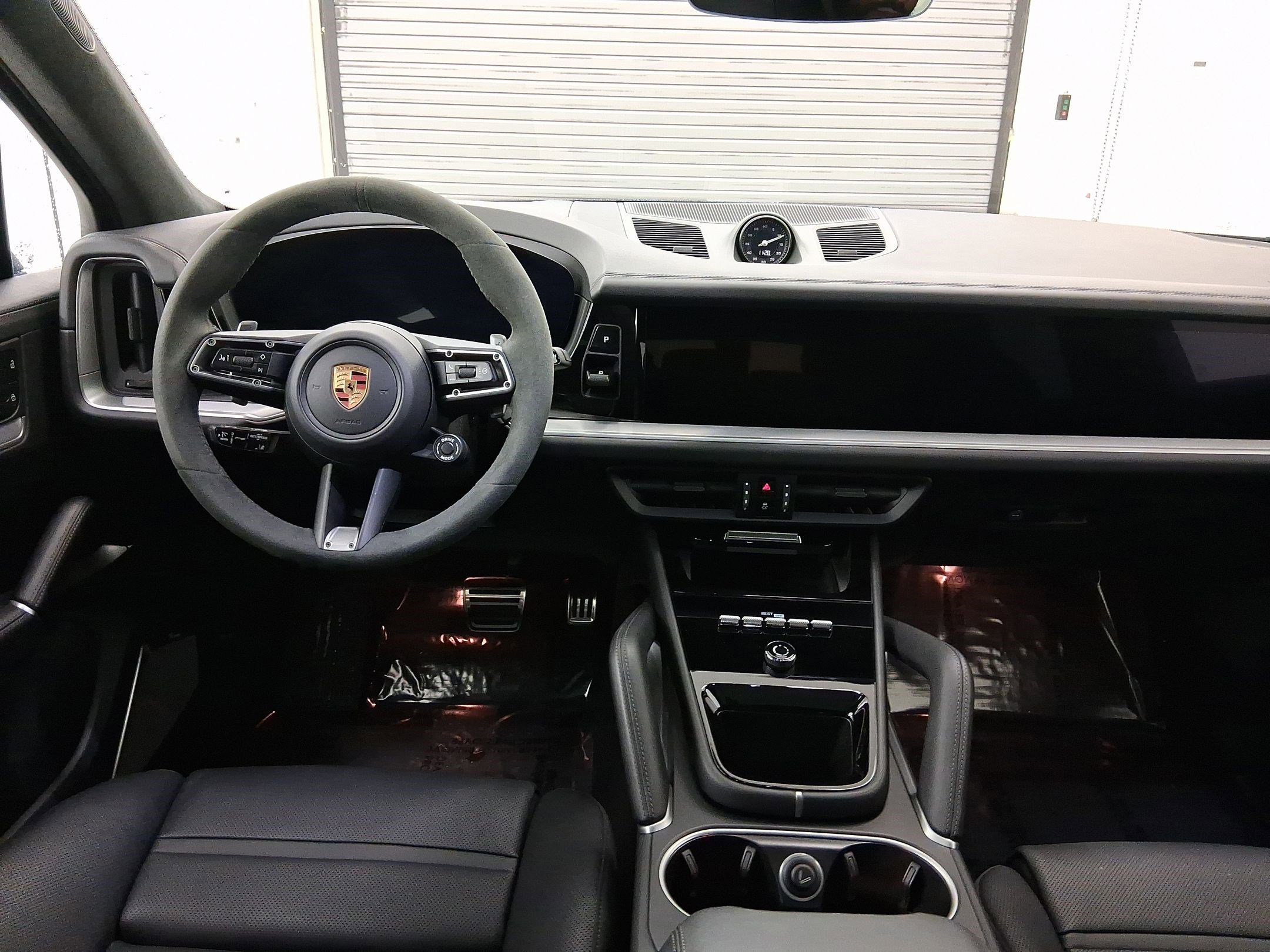 New 2025 Porsche Cayenne GTS image 13